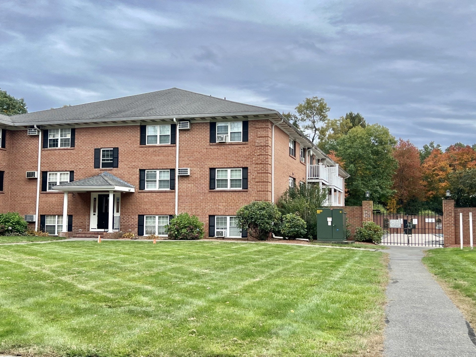 Photo of 36 Leonard Road, Boxborough, MA