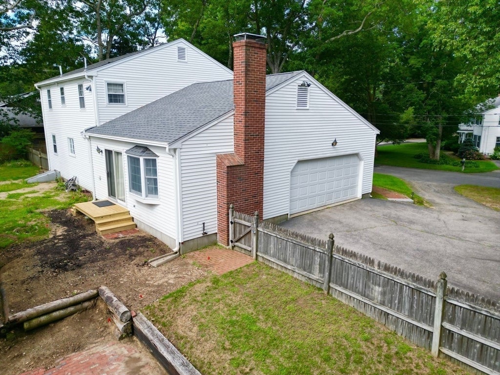 10 Nixon Ave