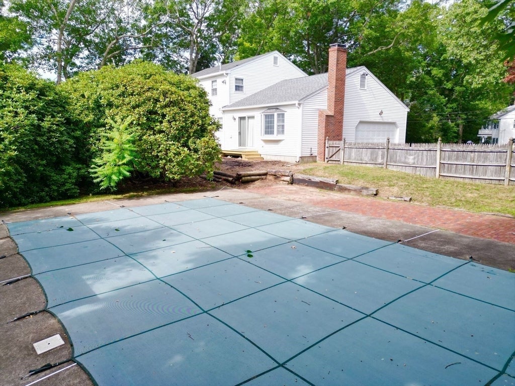 10 Nixon Ave