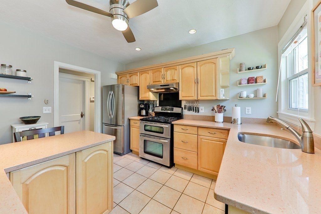 70 Wren St #2, Boston, MA Photo #11