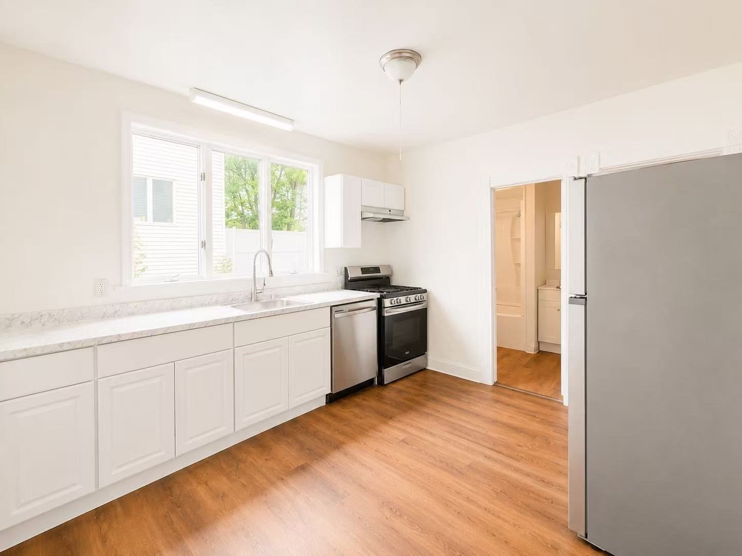 152 Spruce St #1, Watertown, MA, 152 Spruce St #1, Watertown, MA Photo #2