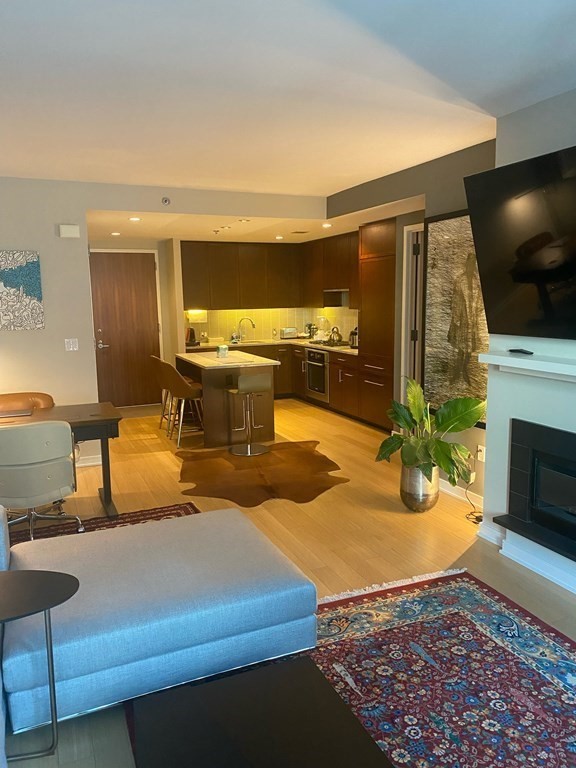 580 Washington St 711