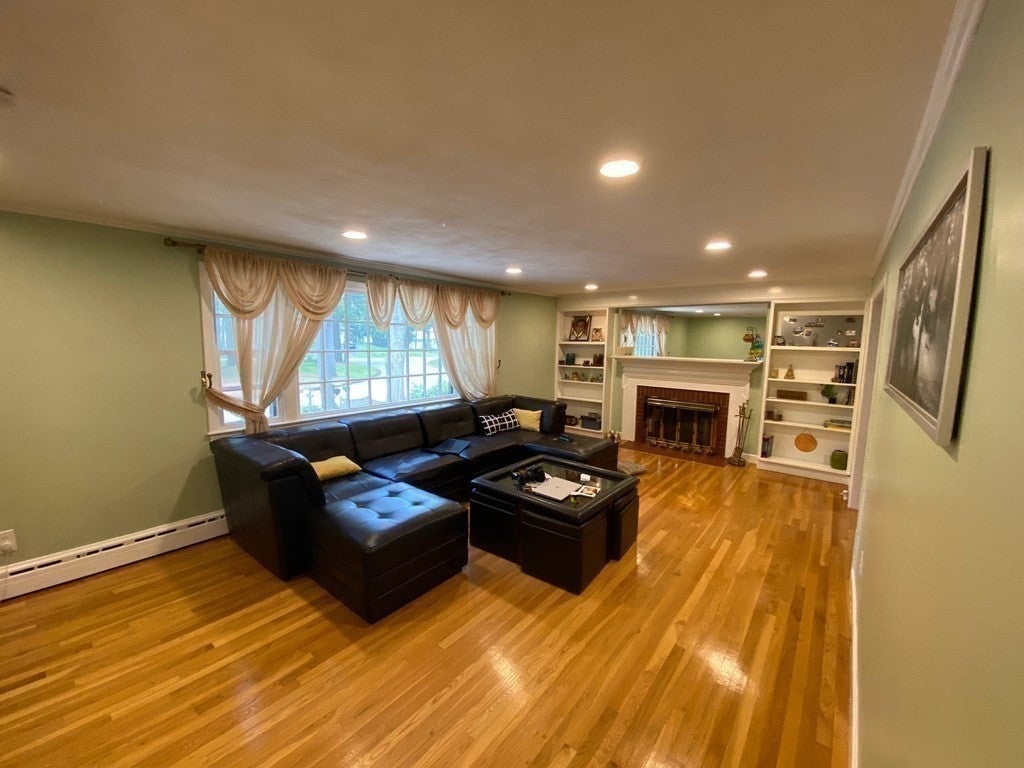 8 Carriage Hill Rd, Andover, MA, 8 Carriage Hill Rd, Andover, MA Photo #4