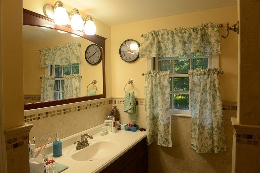 8 Carriage Hill Rd, Andover, MA, 8 Carriage Hill Rd, Andover, MA Photo #7