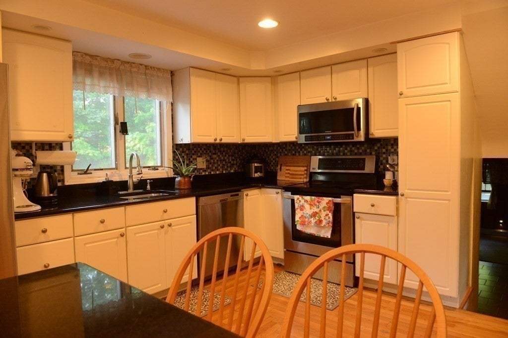 8 Carriage Hill Rd, Andover, MA, 8 Carriage Hill Rd, Andover, MA Photo #5