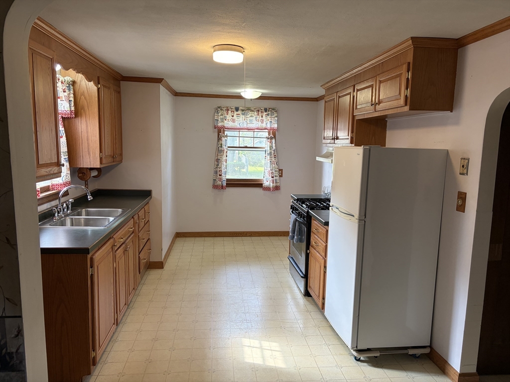 84 Clairmont Ave, Chicopee, MA, 84 Clairmont Ave, Chicopee, MA Photo #3