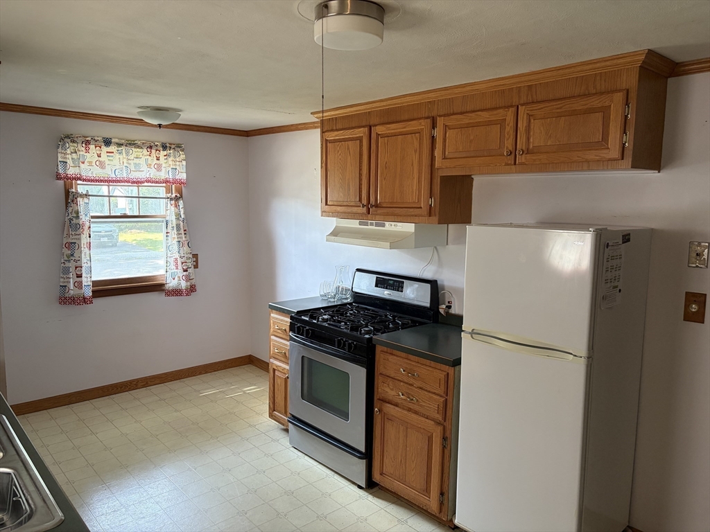 84 Clairmont Ave, Chicopee, MA, 84 Clairmont Ave, Chicopee, MA Photo #4