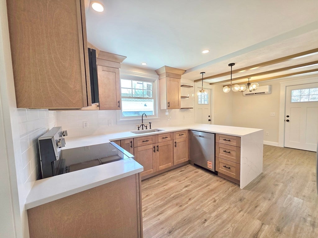 8 Wolf Hill Rd