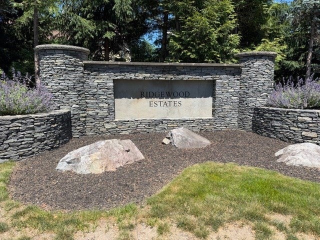 lot 12  39 East Meadow Lane