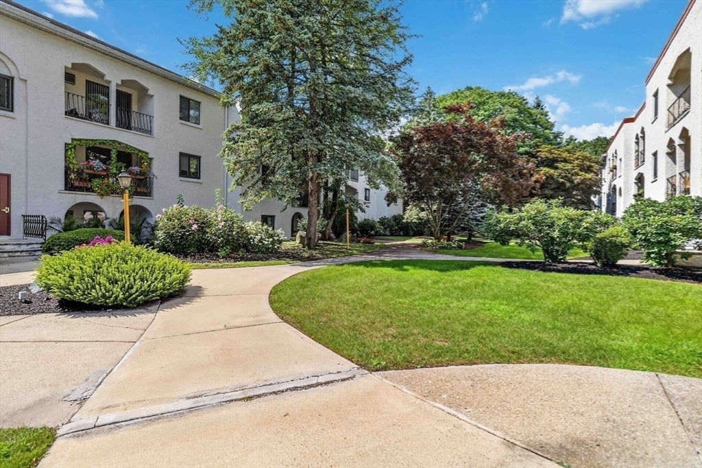 210 Fellsview Terrace #212, Stoneham, MA Photo #16