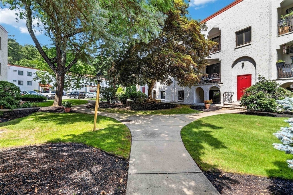 210 Fellsview Terrace #212, Stoneham, MA Photo #15