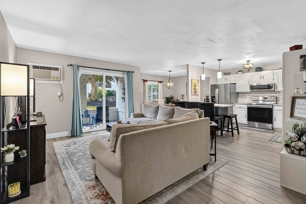 210 Fellsview Terrace #212, Stoneham, MA Photo #6