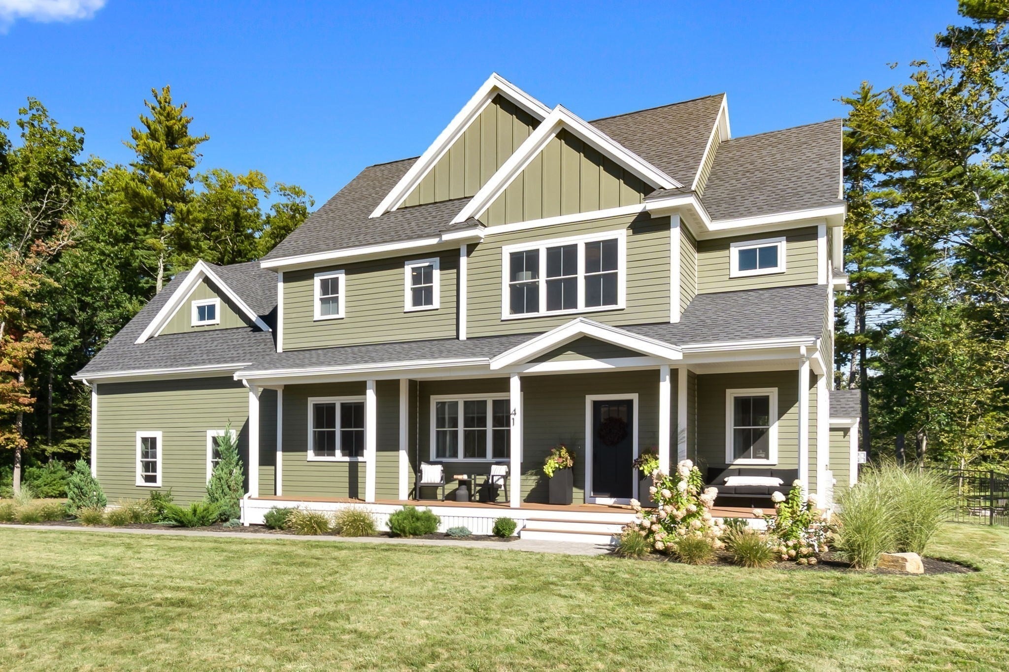41 Taylor Ln