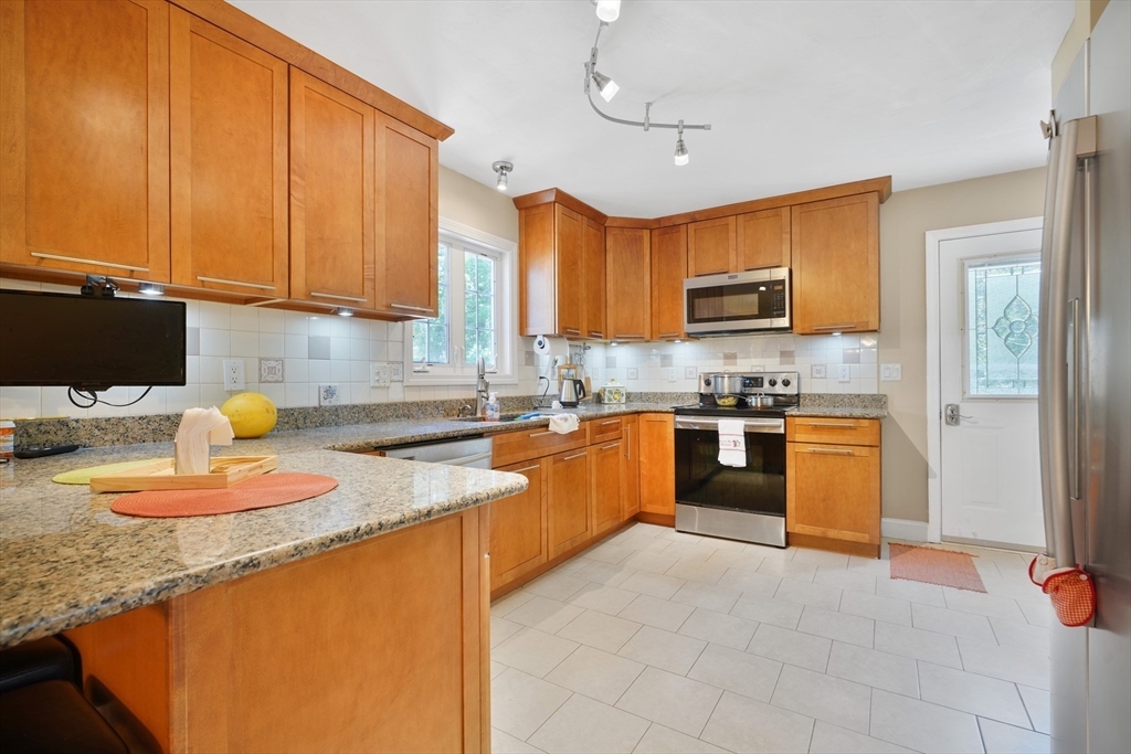 15 Stonewall Ave