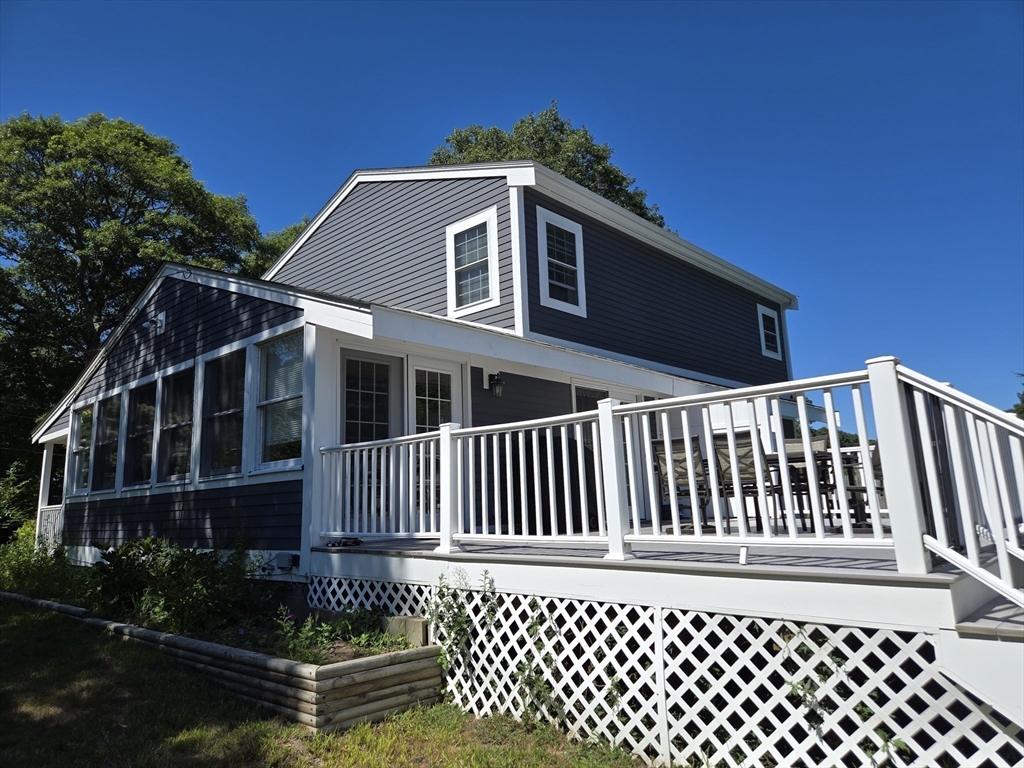 82 Yacht Club Rd