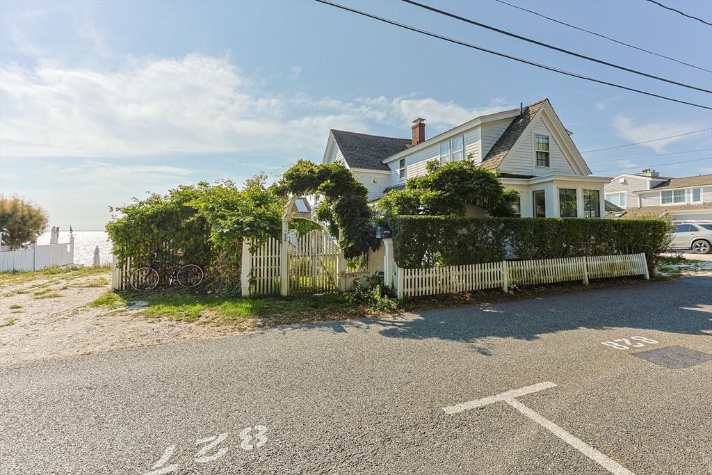 561 Commercial Street