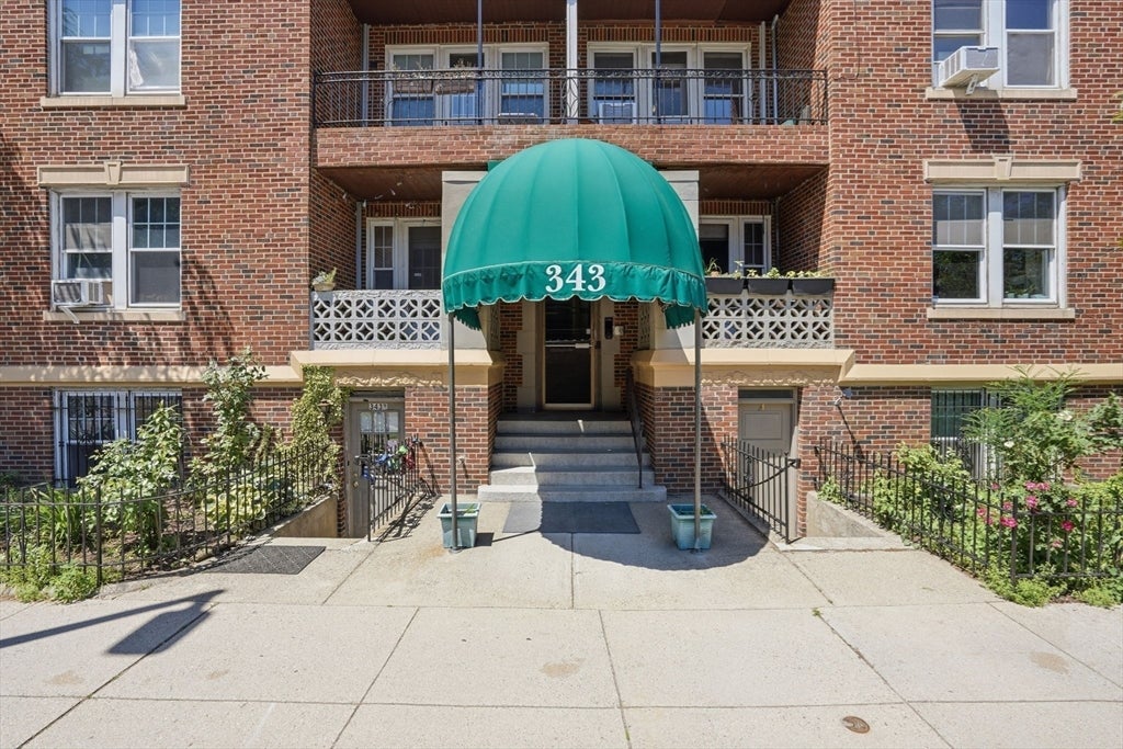 343 S Huntington Ave 5