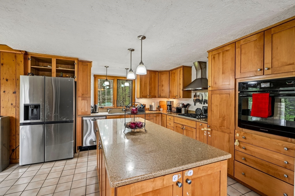 157 Robinson Rd, Oakham, MA Photo #12