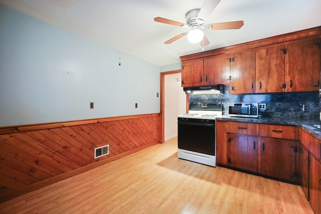 1165 Washington St (Cnr Bonnie Rd)