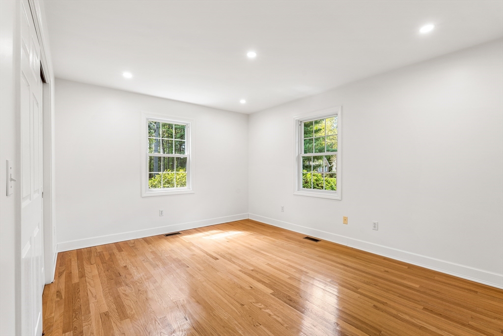 5 Marsden Ct, Seekonk, MA Photo #8
