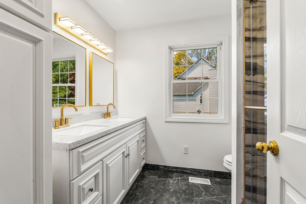 5 Marsden Ct, Seekonk, MA Photo #10