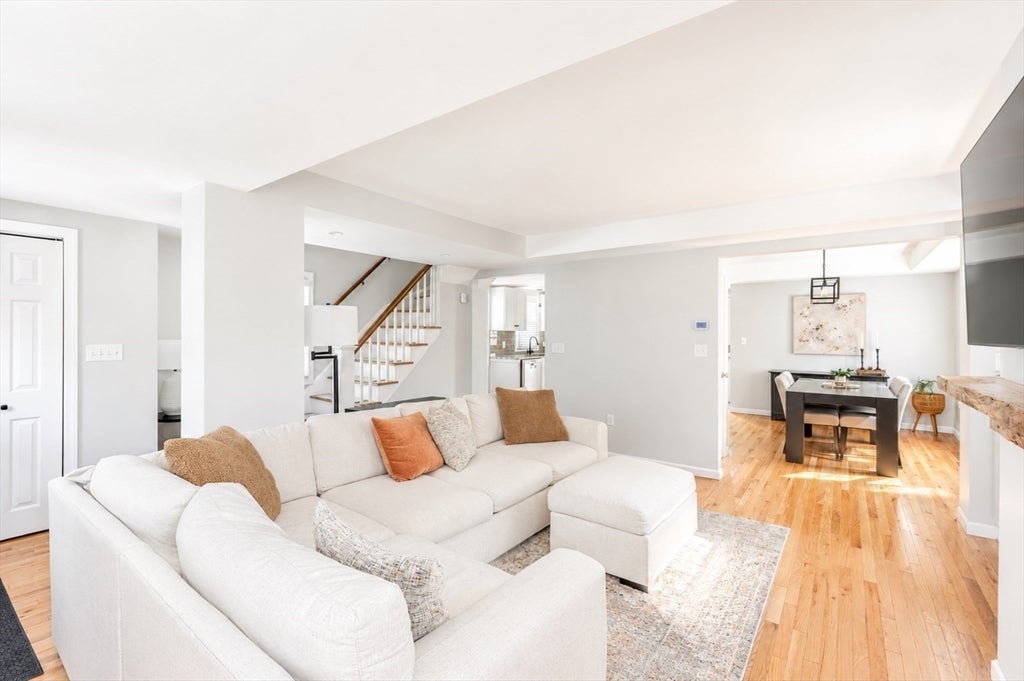 51 Woodrow Ave