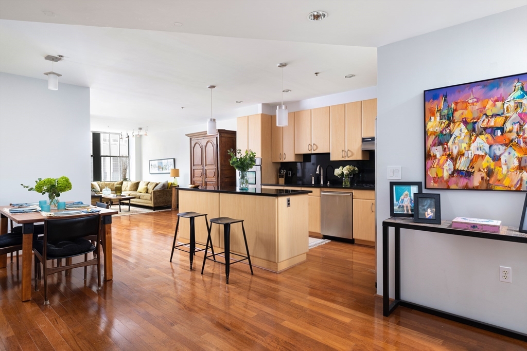 9 W Broadway 322