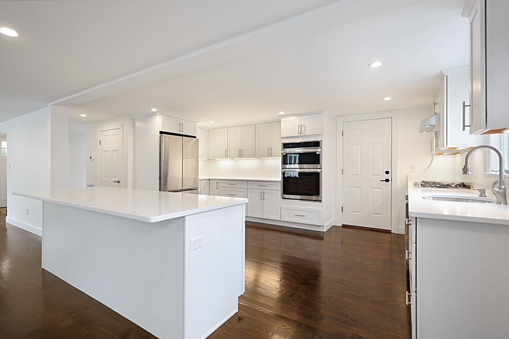 7 Lakeshore Dr