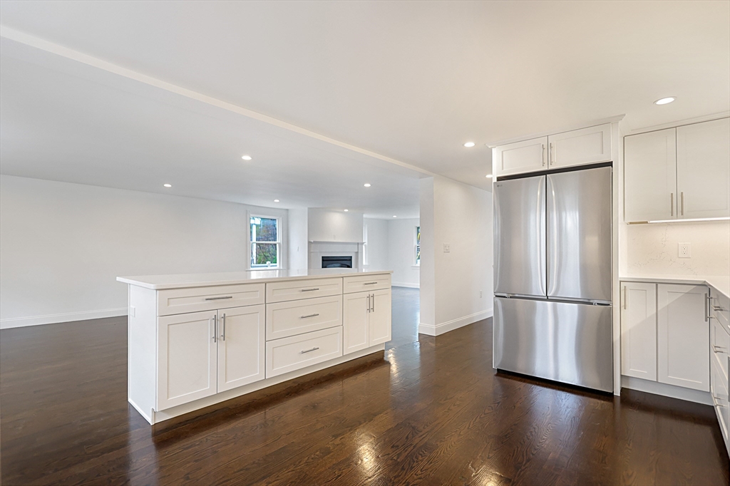 7 Lakeshore Dr