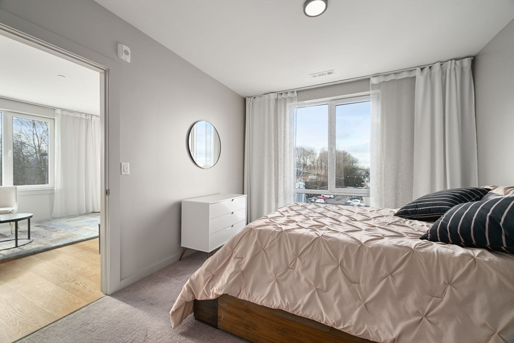 21 Soldiers Field Pl 408