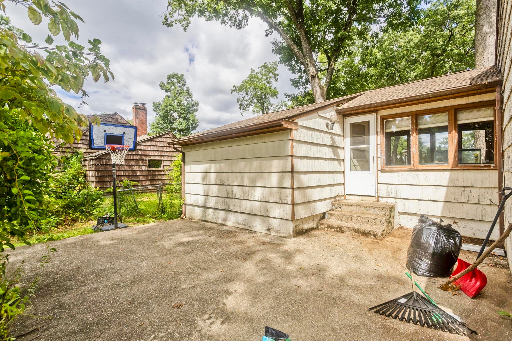 240 E Allen Ridge Rd, Springfield, MA, 240 E Allen Ridge Rd, Springfield, MA Photo #4
