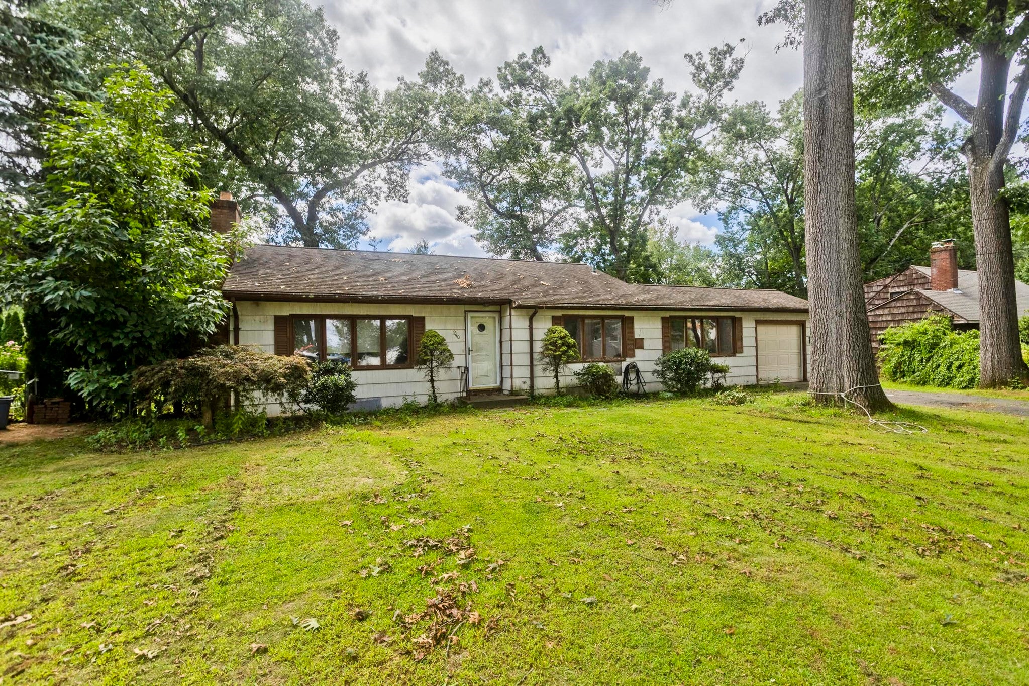 240 E Allen Ridge Rd, Springfield, MA, 240 E Allen Ridge Rd, Springfield, MA Photo #2
