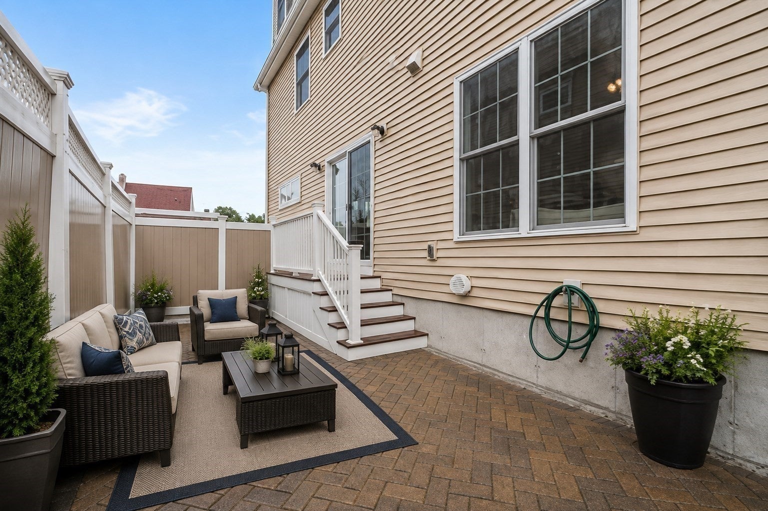 10 Gale St 1