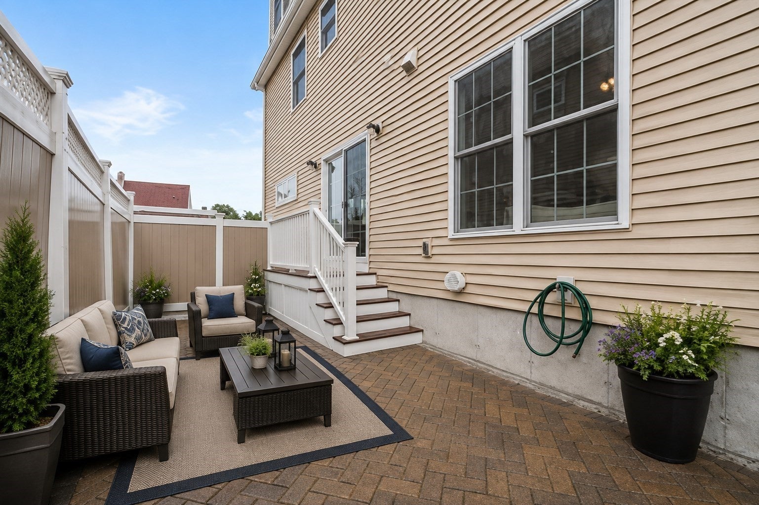 10 Gale St 1