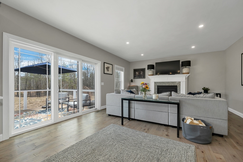 453 Maple Street, Hopkinton, NH Photo #13