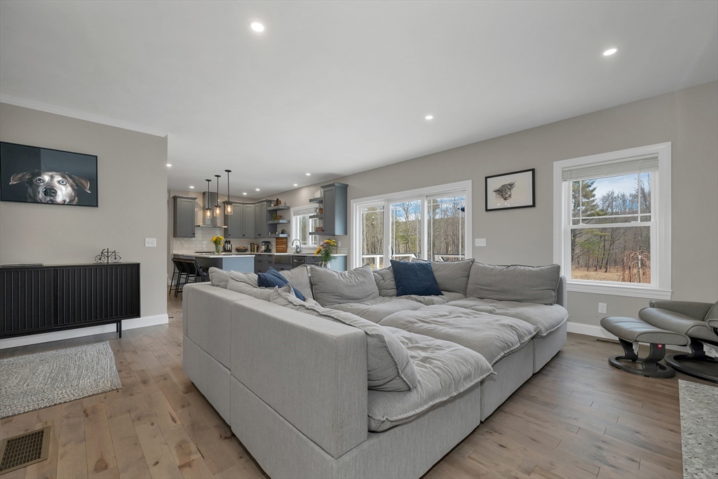 453 Maple Street, Hopkinton, NH Photo #15