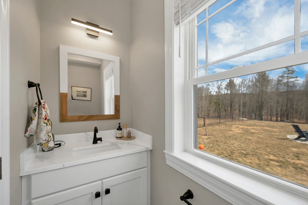 453 Maple Street, Hopkinton, NH Photo #24