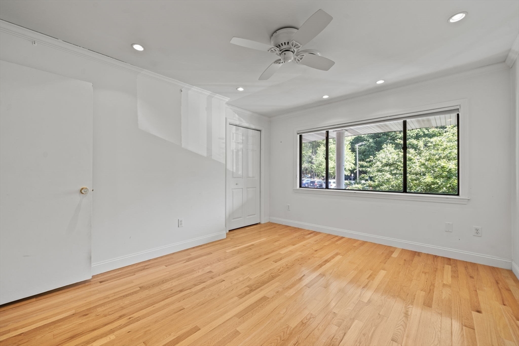 25 Farrwood Dr 25