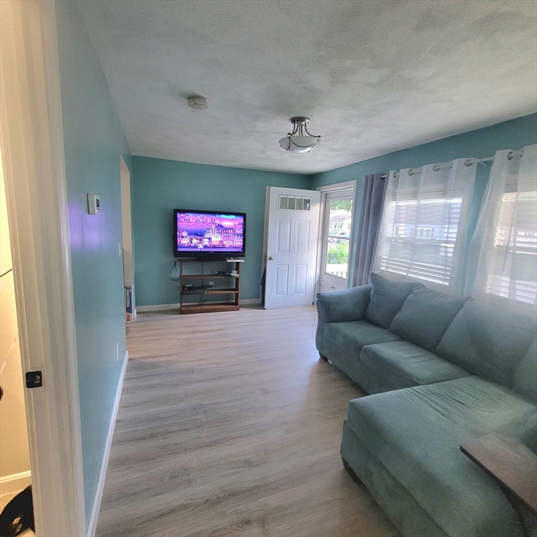 33 Markham Cir