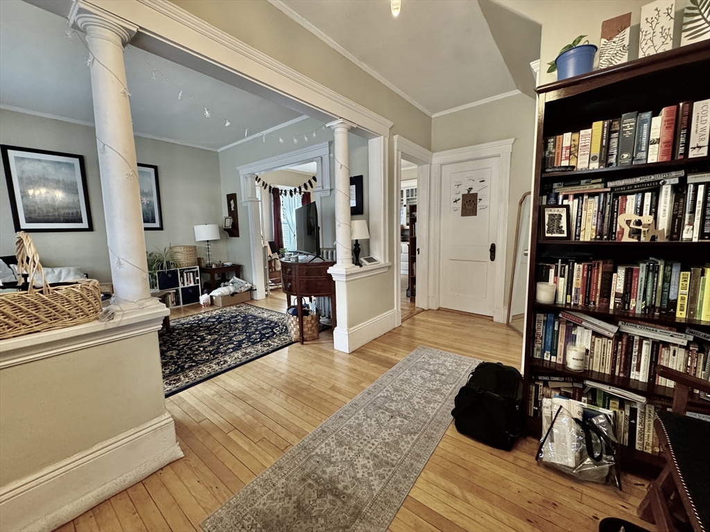 Click for 66 North St #1, Somerville, MA slideshow