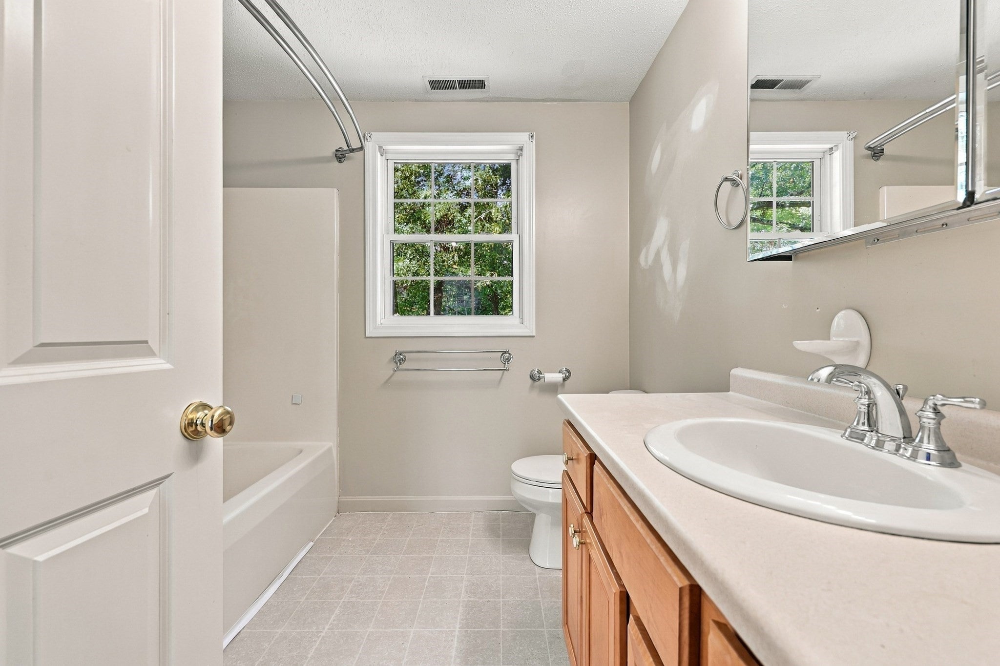16 Lancaster Road, Clinton, MA, 16 Lancaster Road, Clinton, MA Photo #32