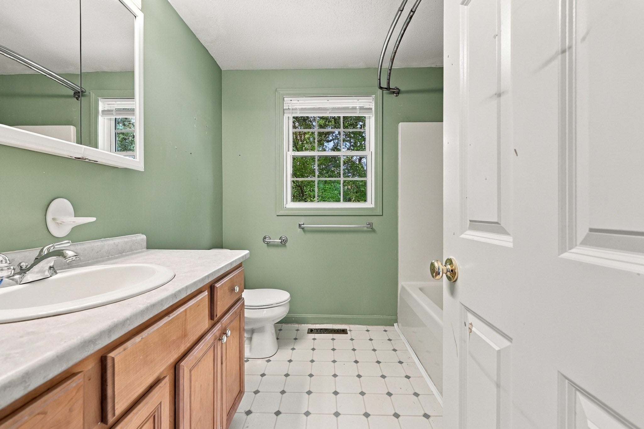16 Lancaster Road, Clinton, MA, 16 Lancaster Road, Clinton, MA Photo #22