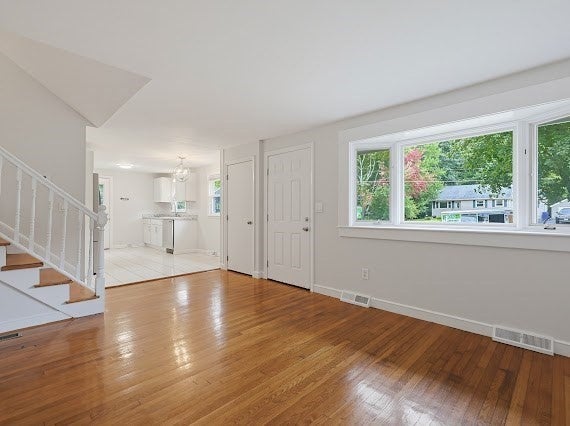 22 Poskus St
