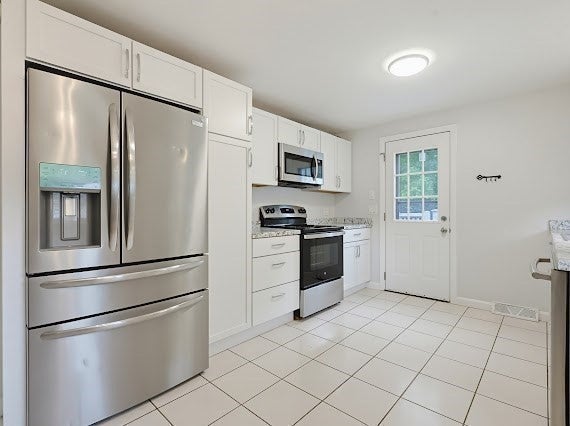 22 Poskus St, Stoughton, MA Photo #11