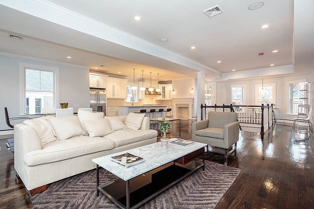27 Howland St 2