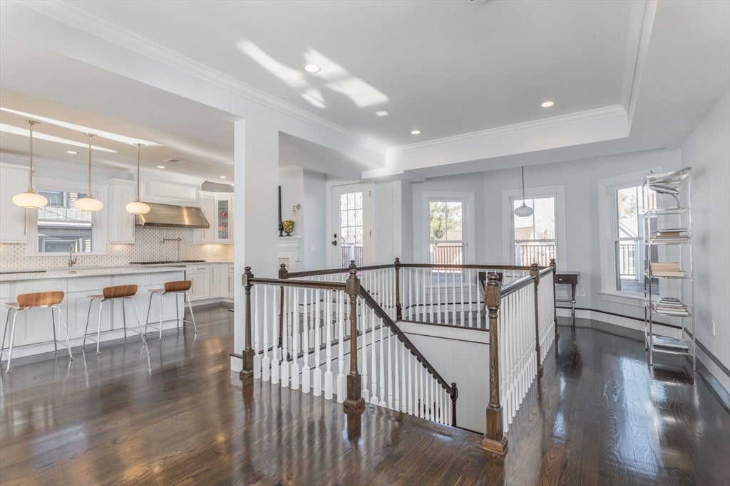 27 Howland St 2