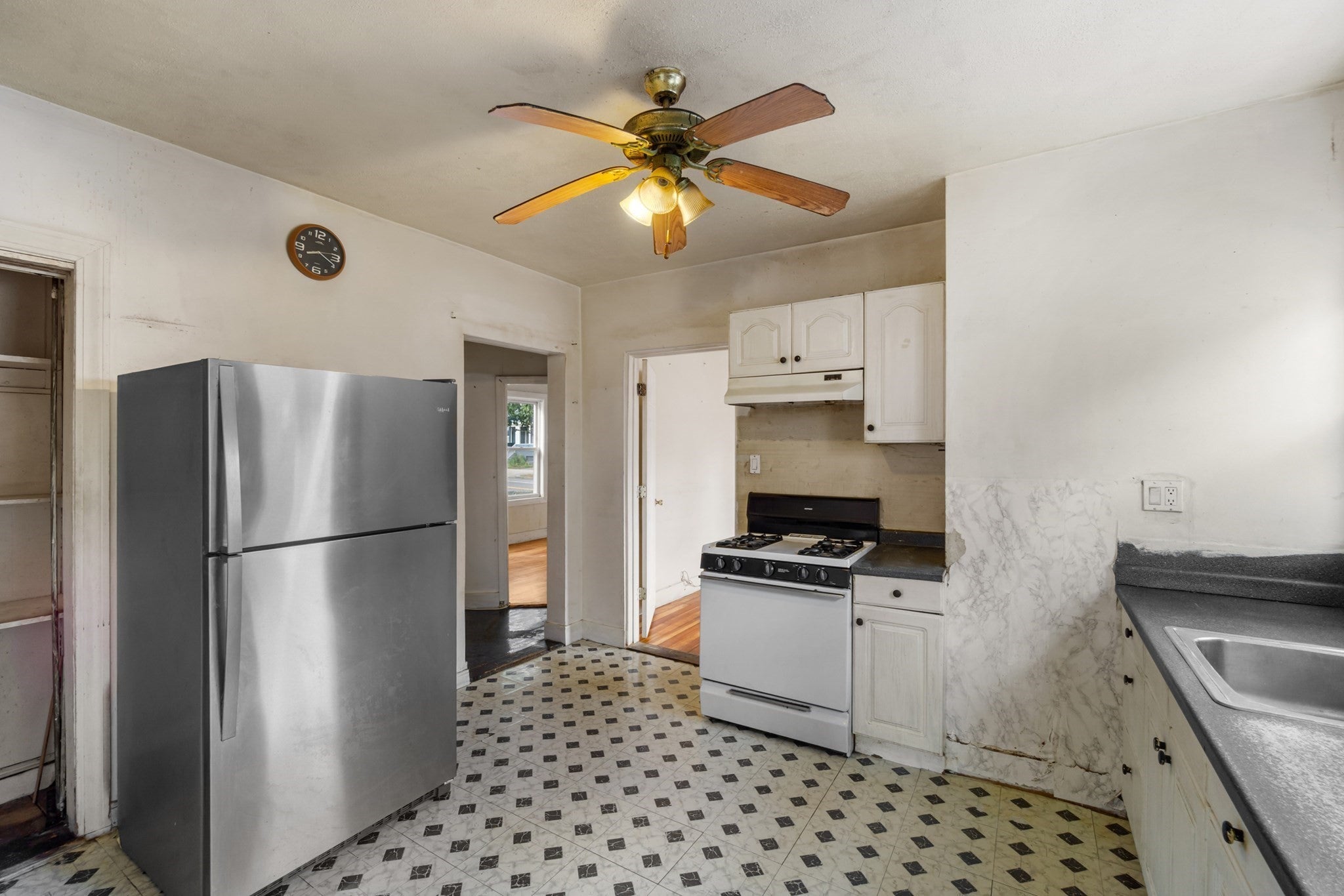 126 Belgrade Avenue #1, Boston, MA Photo #14