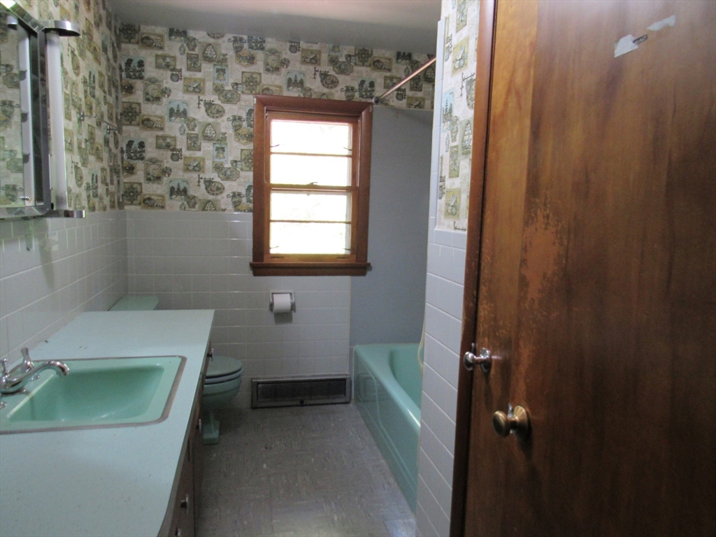 55 Hillside Ave