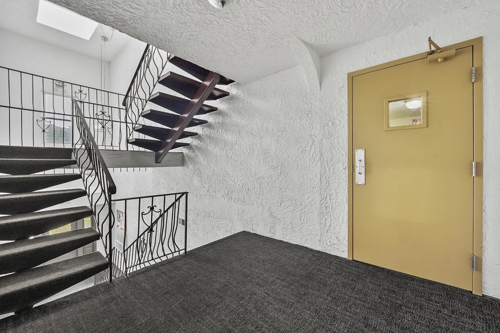 4 Shadow Brook Lane 31