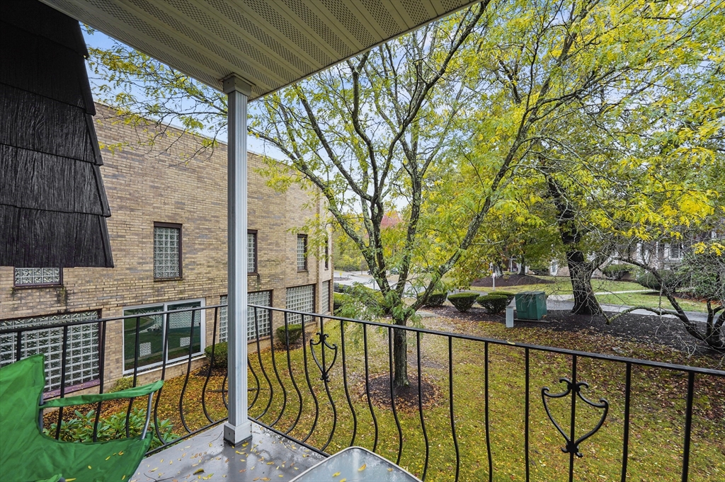 4 Shadow Brook Lane 31